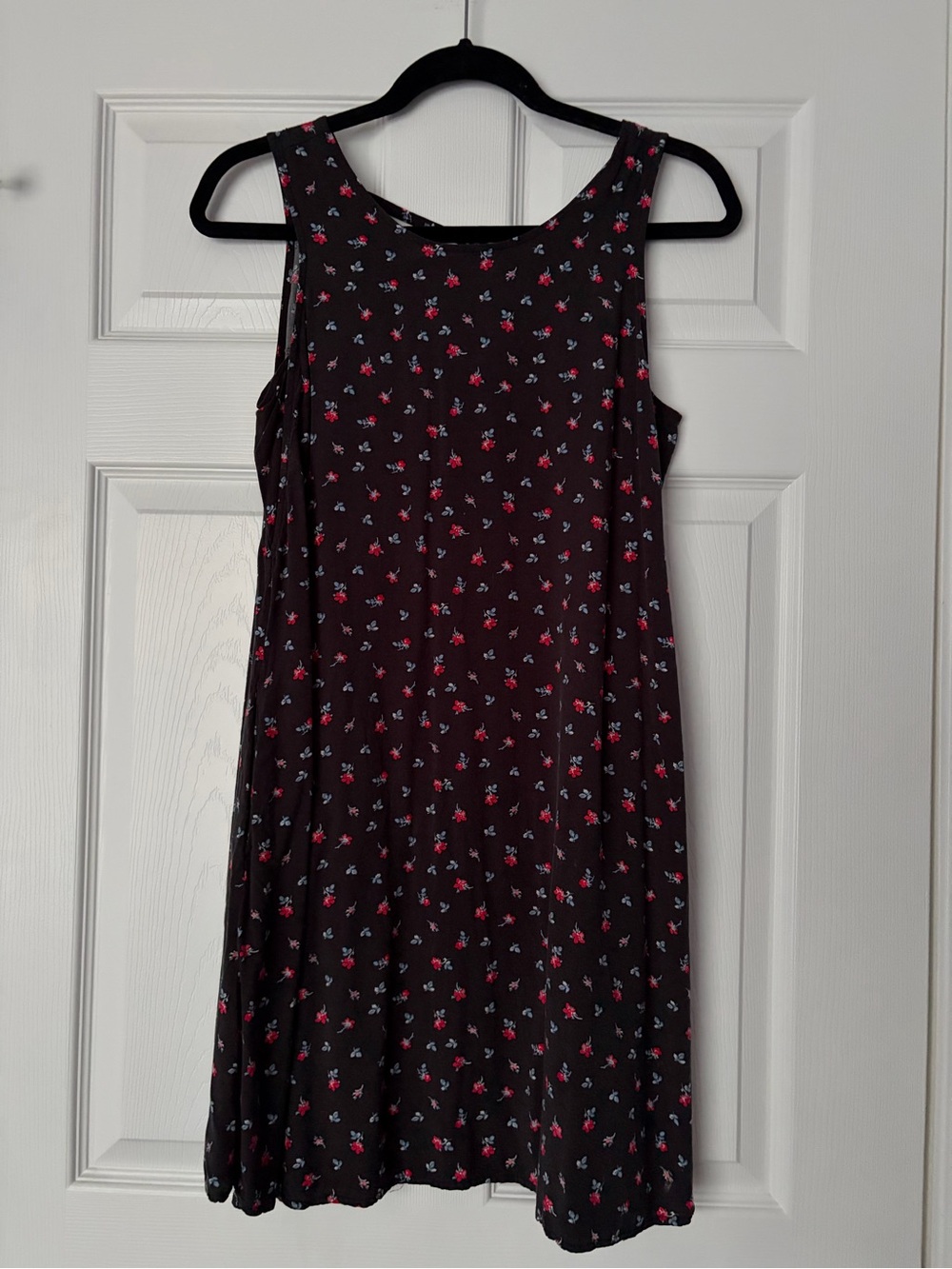GAP Sleeveless Dress in Black with Red & Blue Floral Print
